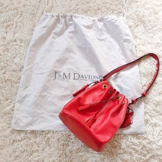 ジェイアンドエムデヴィッドソン(J&M DAVIDSON)のJ&M DAVIDSON ショルダーバッグ バケツ型 レッド(ショルダーバッグ)