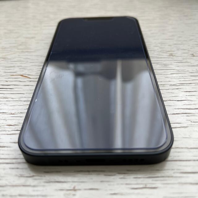Apple(アップル)の美品 iPhone 13 mini 128G ミッドナイト sim ケース付 スマホ/家電/カメラのスマートフォン/携帯電話(スマートフォン本体)の商品写真