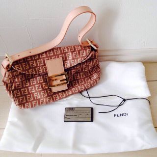 フェンディ(FENDI)の値下げ！★FENDIのマンマバゲット♪(ショルダーバッグ)