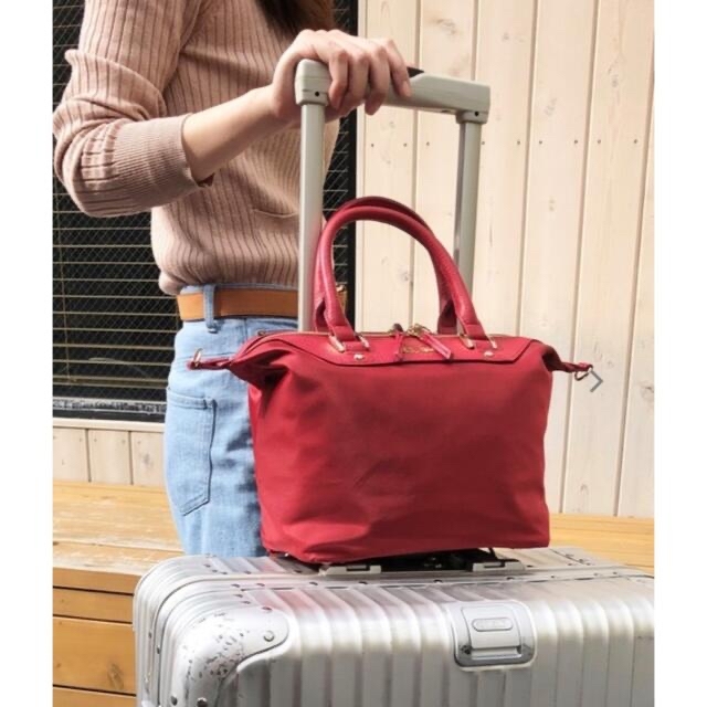 Guy Laroche(ギラロッシュ)の【差し色にぴったり赤　ハンドバッグ】Guy Laroche/ギ・ラロッシュ　 レディースのバッグ(ハンドバッグ)の商品写真