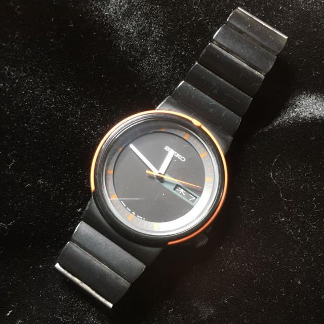 送料込み ヴィンテージ SEIKO 1985年頃・クオーツ