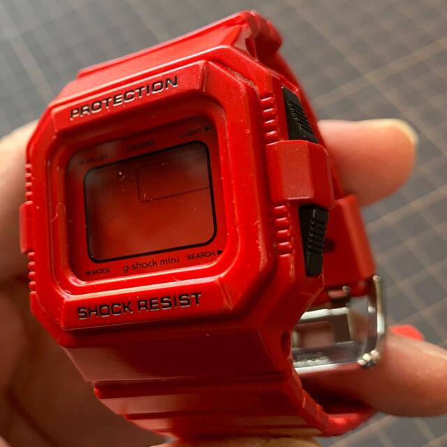 G-SHOCK(ジーショック)のCASIO G-SHOCK mini red メンズの時計(腕時計(デジタル))の商品写真