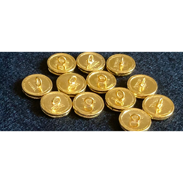 CHANEL(シャネル)のシャネル❤ヴィンテージ ゴールド ボタン 12 ハンドメイドの素材/材料(各種パーツ)の商品写真