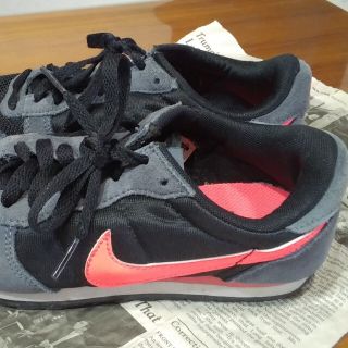 ナイキ(NIKE)のNIKEのスニーカー♪(スニーカー)