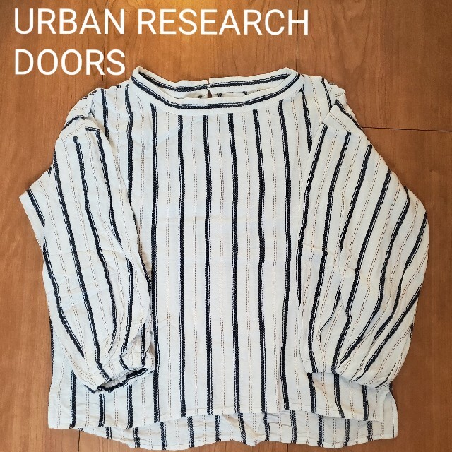 URBAN RESEARCH DOORS(アーバンリサーチドアーズ)の値下げ！URストライプトップス レディースのトップス(シャツ/ブラウス(長袖/七分))の商品写真