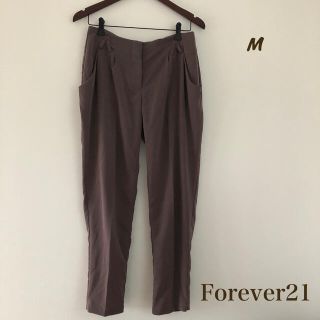 フォーエバートゥエンティーワン(FOREVER 21)の【新品未使用】テーパードパンツ スーツ ブラウン グレージュ 入学式(カジュアルパンツ)