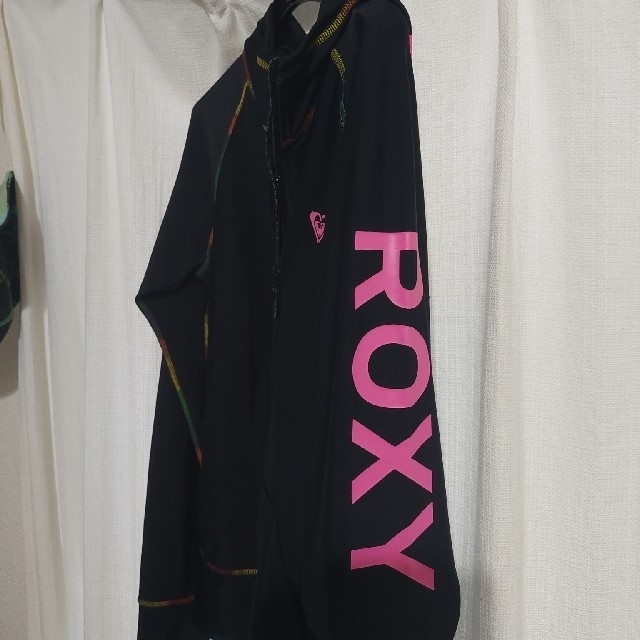 Roxy(ロキシー)のROXY ラッシュガード　Lsize レディースの水着/浴衣(その他)の商品写真