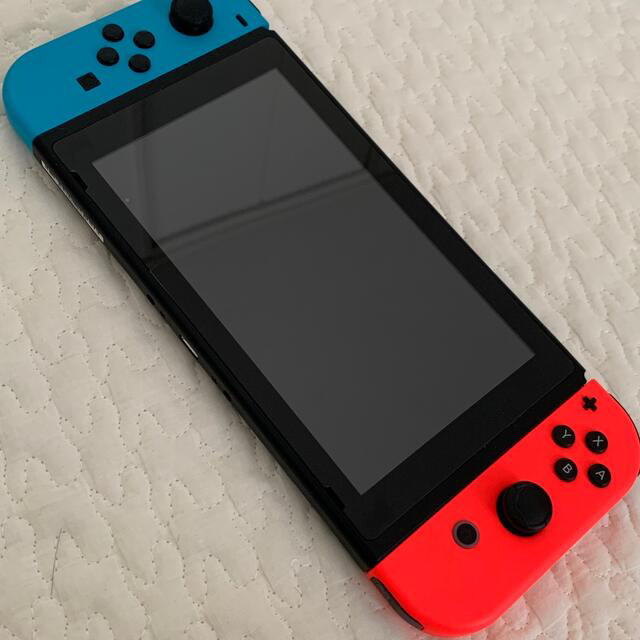 Nintendo Switch(ニンテンドースイッチ)の極美品　Nintendo Switch NINTENDO SWITCH エンタメ/ホビーのゲームソフト/ゲーム機本体(家庭用ゲーム機本体)の商品写真