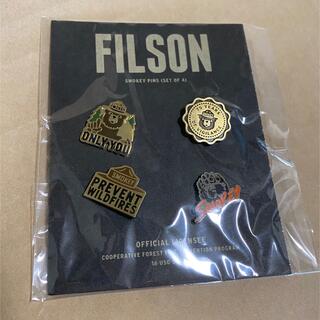 フィルソン(FILSON)の75周年限定 Filson x スモーキーベア　エナメルブラスピンズセット(その他)