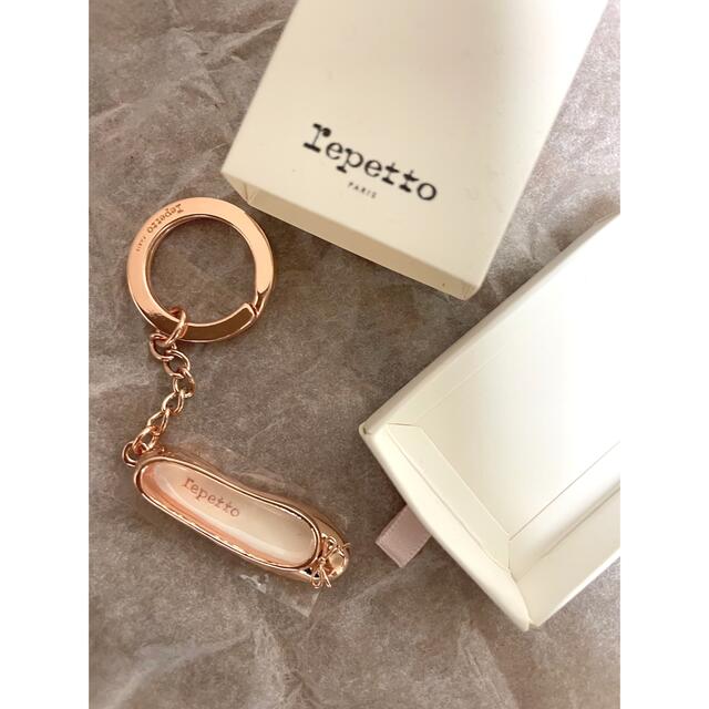 repetto(レペット)の【値下げ】新品未使用　repetto バレエシューズ　キーホルダー レディースのファッション小物(キーホルダー)の商品写真