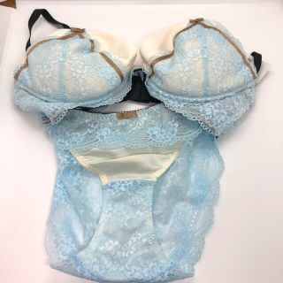 ヴィヴィカ(Vivica)の新品　ヴィヴィカ　プラとショーツ　定価8800(ブラ&ショーツセット)