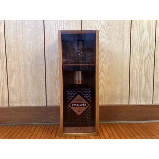 【人気急上昇】飲料/酒終売】木箱箱入り グラス付き IWハーパー12年 750ml 未開封 新品の通販