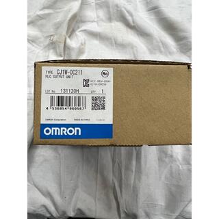 オムロン(OMRON)の専用　オムロン　出力ユニット　CJ1W-OC211 6点(その他)
