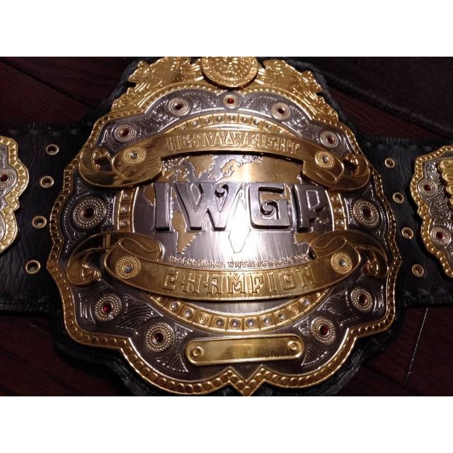 プロレス　IWGPヘビー級　4Kg　4mm　高級仕様　チャンピオンベルト　訳あり チケットのスポーツ(格闘技/プロレス)の商品写真