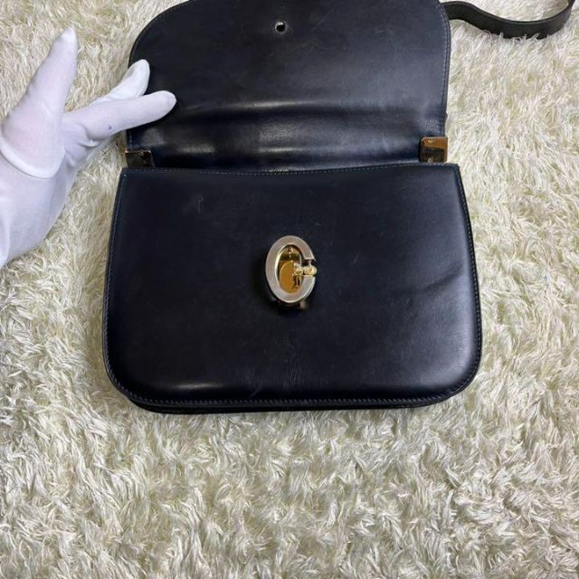 celine(セリーヌ)のセリーヌ　ショルダーバッグ　ハンドバッグ　レザー　ブラック 馬車金具 レディースのバッグ(ショルダーバッグ)の商品写真