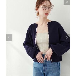 ナチュラルクチュール(natural couture)のパールトリムクルーネックカーディガン  ナチュラルクチュール(カーディガン)