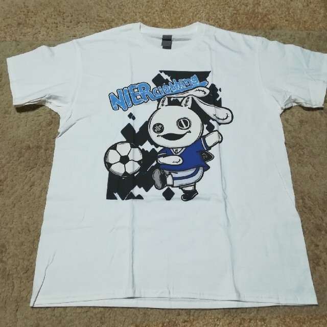 FUNKY FRUIT(ファンキーフルーツ)のNieR ニーア 半袖白Tシャツ サッカーNieRちゃん メンズのトップス(Tシャツ/カットソー(半袖/袖なし))の商品写真