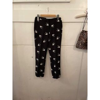 ミュウミュウ(miumiu)のmiumiu swallow pants.(カジュアルパンツ)