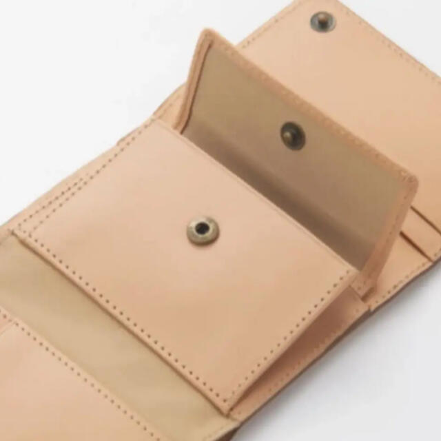 MUJI (無印良品)(ムジルシリョウヒン)の【新品】MUJI イタリア産ヌメ革は三つ折り財布    レディースのファッション小物(財布)の商品写真