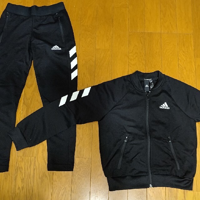 adidas(アディダス)のadidas ジャージ 130 キッズ/ベビー/マタニティのキッズ服男の子用(90cm~)(その他)の商品写真