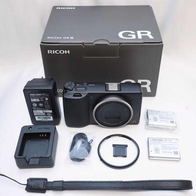 美品 RICOH GR Ⅲ 新品バッテリー チャージャー アクセサリ付 GR3