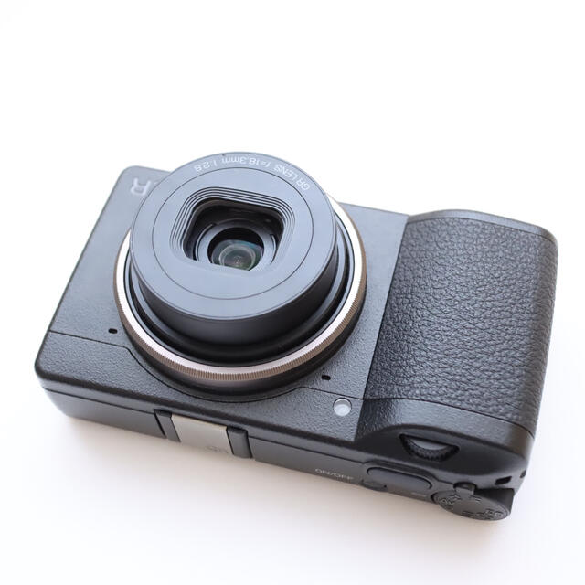 美品 RICOH GR Ⅲ 新品バッテリー チャージャー アクセサリ付 www.uig ...