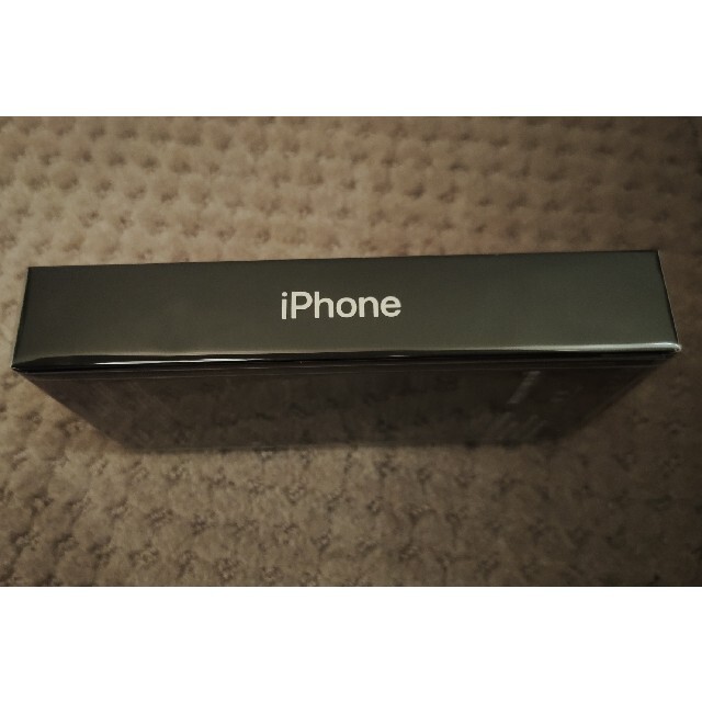 Apple(アップル)の【新品】iPhone 12 pro シルバー 256 GB SIMフリー スマホ/家電/カメラのスマートフォン/携帯電話(スマートフォン本体)の商品写真
