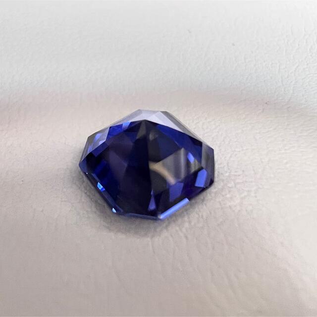 クマパック 再結晶 サファイア ロイヤルブルー相当 大粒約2.9ct