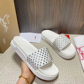 売り切れ必至！ Christian Louboutin - お値下げ ️シルバーカッコイイ ️ルブタンサンダル ️ サンダル - www