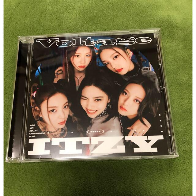 ITZY  Voltage  MIDZYJAPAN限定盤　イェジ　トレカ エンタメ/ホビーのCD(K-POP/アジア)の商品写真