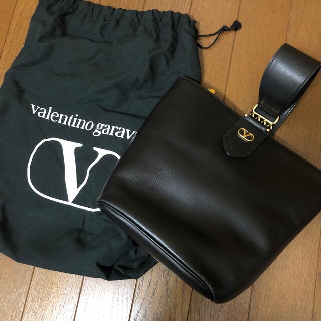 valentino garavani(ヴァレンティノガラヴァーニ)のvalentino garavani ハンドバッグ　黒 レディースのバッグ(ハンドバッグ)の商品写真