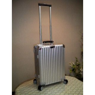 リモワ(RIMOWA)のリモワ　クラシック　４輪キャビントロリー52　シルバー(トラベルバッグ/スーツケース)