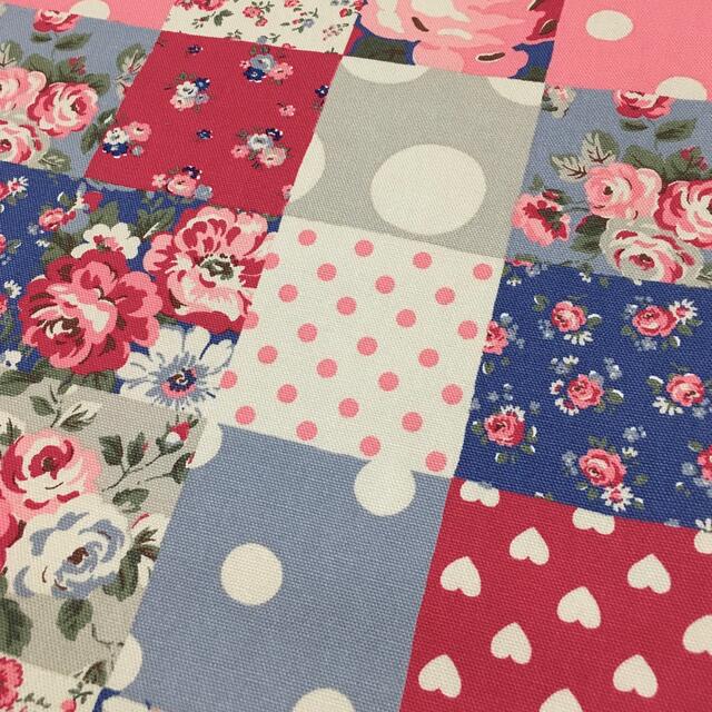 Cath Kidston(キャスキッドソン)のキャスキッドソン パッチワーク　帆布生地 布幅140㎝×100㎝ 新品 ハンドメイドの素材/材料(生地/糸)の商品写真