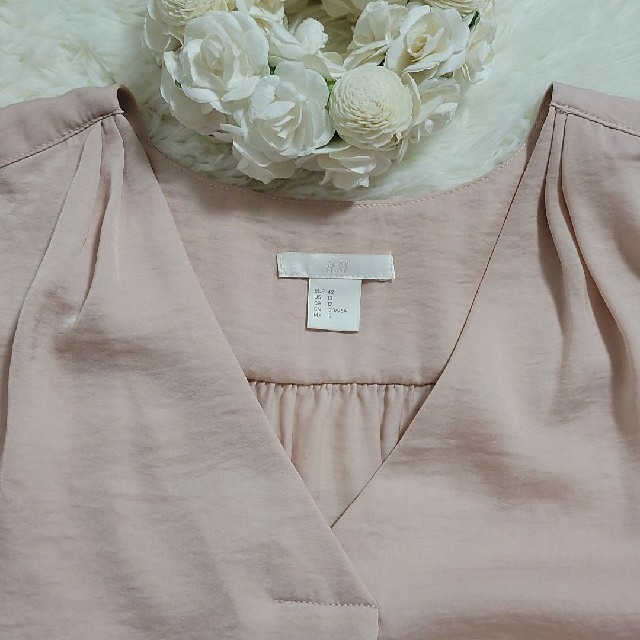 H&M(エイチアンドエム)のエイチアンドエム H&M ブラウス 半袖 フレンチ袖 サイズ42 ピンク レディースのトップス(シャツ/ブラウス(半袖/袖なし))の商品写真