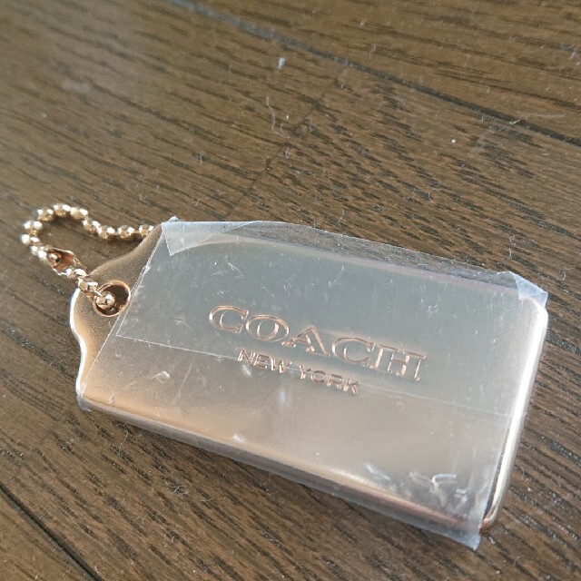 COACH(コーチ)のCOACH コーチ  キーホルダー ゴールド  チャーム  新品 レディースのファッション小物(キーホルダー)の商品写真