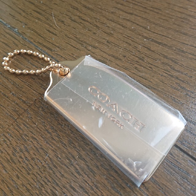 COACH(コーチ)のCOACH コーチ  キーホルダー ゴールド  チャーム  新品 レディースのファッション小物(キーホルダー)の商品写真