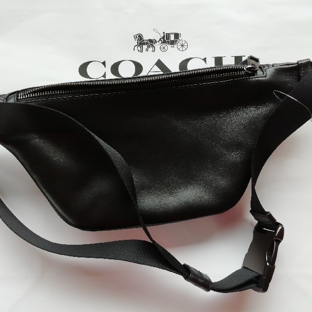 COACH(コーチ)の正規直営店購入　コーチ　レザー　ターンロック　ボディーウエストバッグ　新品 メンズのバッグ(ボディーバッグ)の商品写真