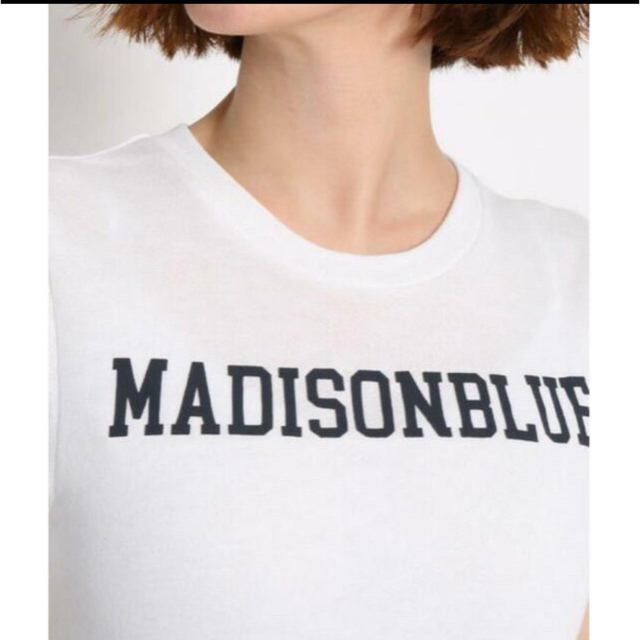 MADISONBLUE(マディソンブルー)のマディソンブルー  ロゴ　Tシャツ　ホワイト　白　00 レディースのトップス(Tシャツ(半袖/袖なし))の商品写真