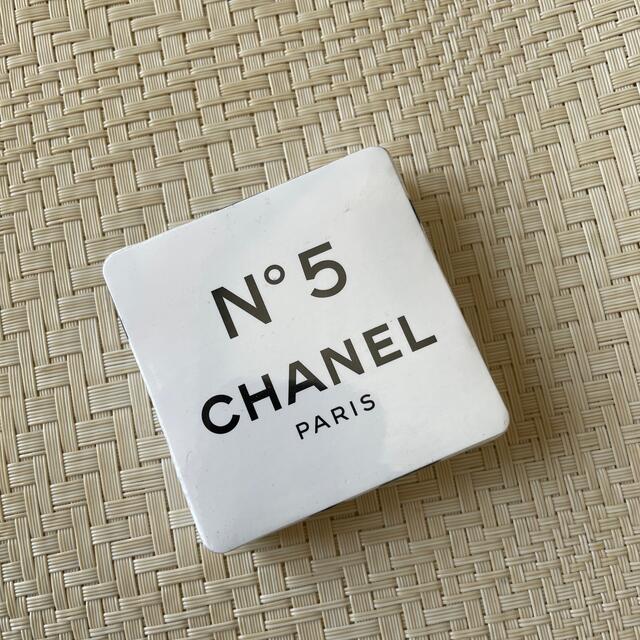 CHANEL(シャネル)のCHANEL タオル エンタメ/ホビーのアニメグッズ(タオル)の商品写真