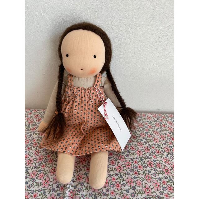 ぬいぐるみ/人形タグ付き新品 Little kin studio medium girl