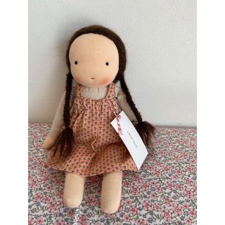 キャラメルベビー&チャイルド(Caramel baby&child )のタグ付き新品 Little kin studio medium girl(人形)