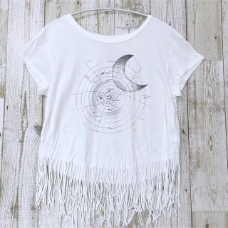 アメリカンイーグル(American Eagle)の【AMERICAN EAGLE】太陽系プリント　フリンジ　ショート丈トップス(Tシャツ(半袖/袖なし))