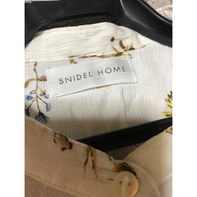 SNIDEL(スナイデル)のsnidel home 花柄ブラウス　SNIDEL レディースのトップス(シャツ/ブラウス(長袖/七分))の商品写真