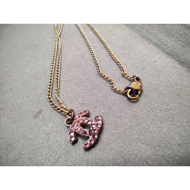 CHANEL - CHANEL(シャネル) ゴールド・ピンクカラー ネックレス