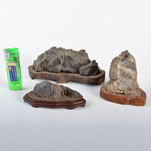 天然石 鑑賞石 太湖石 霊壁石 置物 約1579g 唐木台付 古玩 MXRL 天然石 鑑賞石 太湖石 霊壁石 置物 約1579g 唐木台付 古玩 MXRL