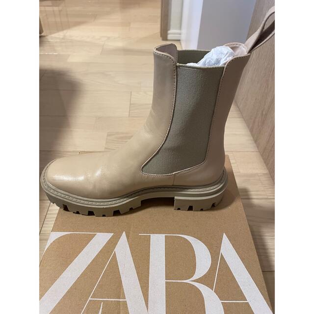 ZARA(ザラ)の【(OvO)様専用】ZARAリアルレザーサイドゴアブーツ　ベージュ レディースの靴/シューズ(ブーツ)の商品写真