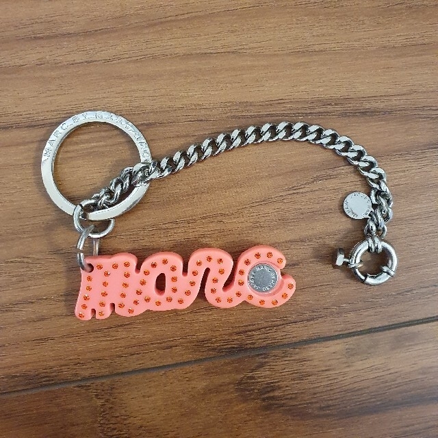 MARC BY MARC JACOBS(マークバイマークジェイコブス)のマークジェイコブス チャーム キーホルダーMARC BY MARC JACOBS レディースのファッション小物(キーホルダー)の商品写真