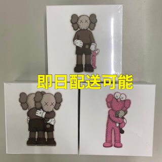 モマ(MOMA)のKAWS PUZZLE カウズ　パズル　3個セット(キャラクターグッズ)