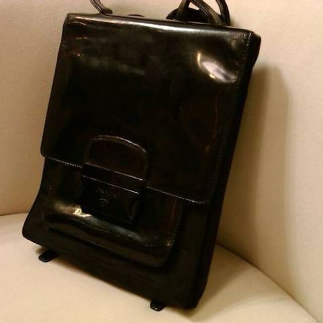 若者の大愛商品 PRADA(プラダ)ナイロン - PRADA エナメル ブラック