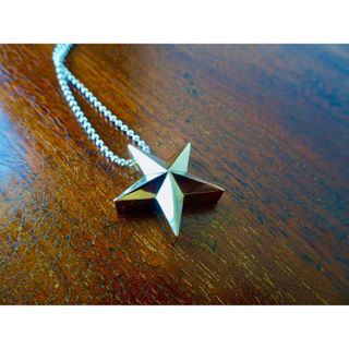  仁尾彫金『ゴールドビッグスターペンダントバチカン無し』ハンドメイド225b(ネックレス)